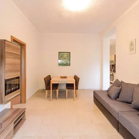 Apartment Peran